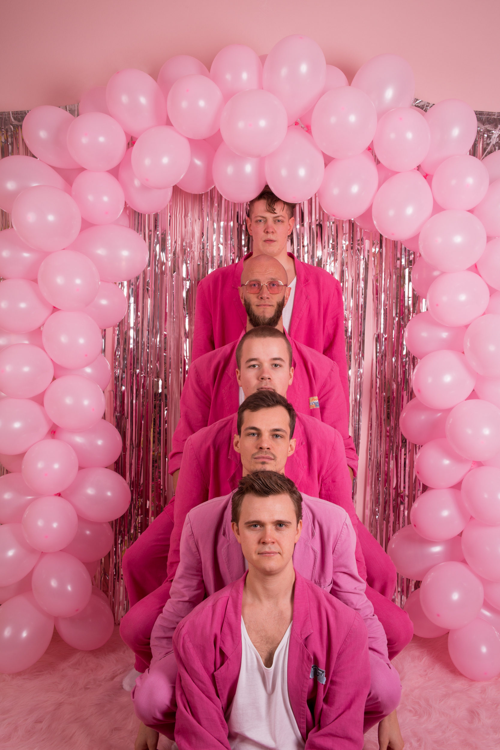 Svarte Svaner — totem